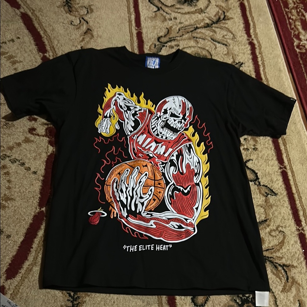 Warren Lotas tee